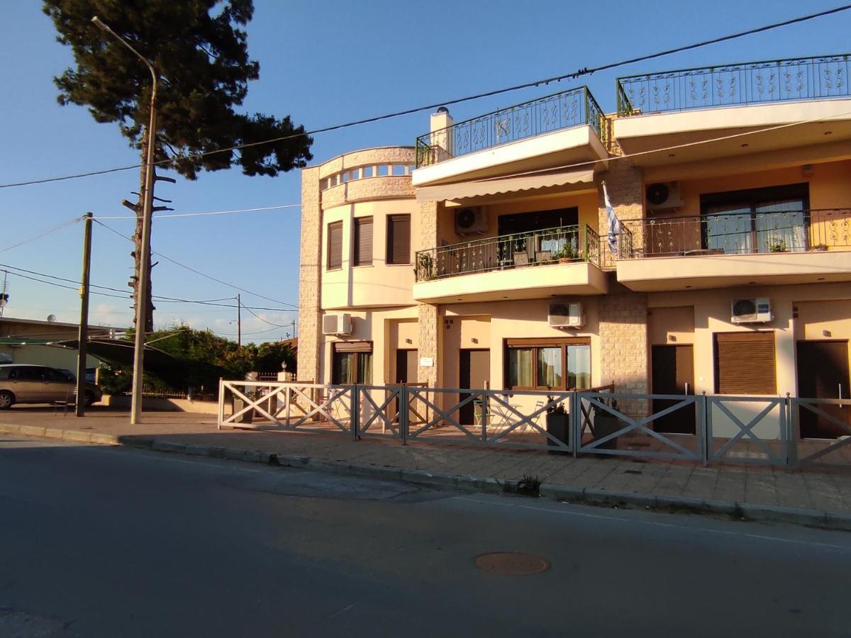 John'S Apartments Nea Michaniona Exterior foto
